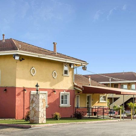 Rodeway Inn & Suites Near The Coliseum & Arena Oakland Zewnętrze zdjęcie