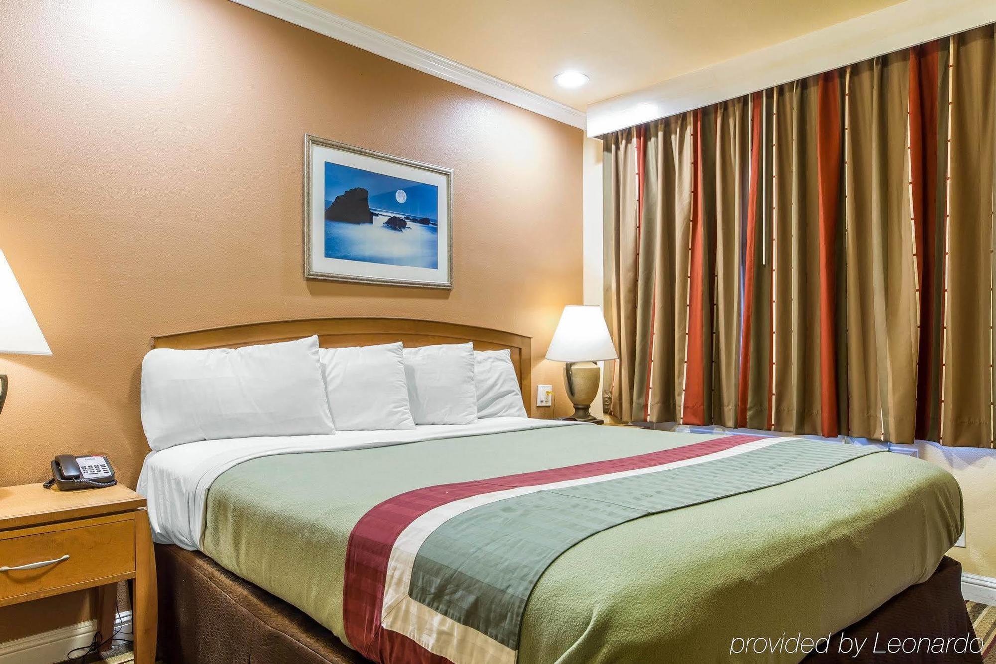Rodeway Inn & Suites Near The Coliseum & Arena Oakland Zewnętrze zdjęcie