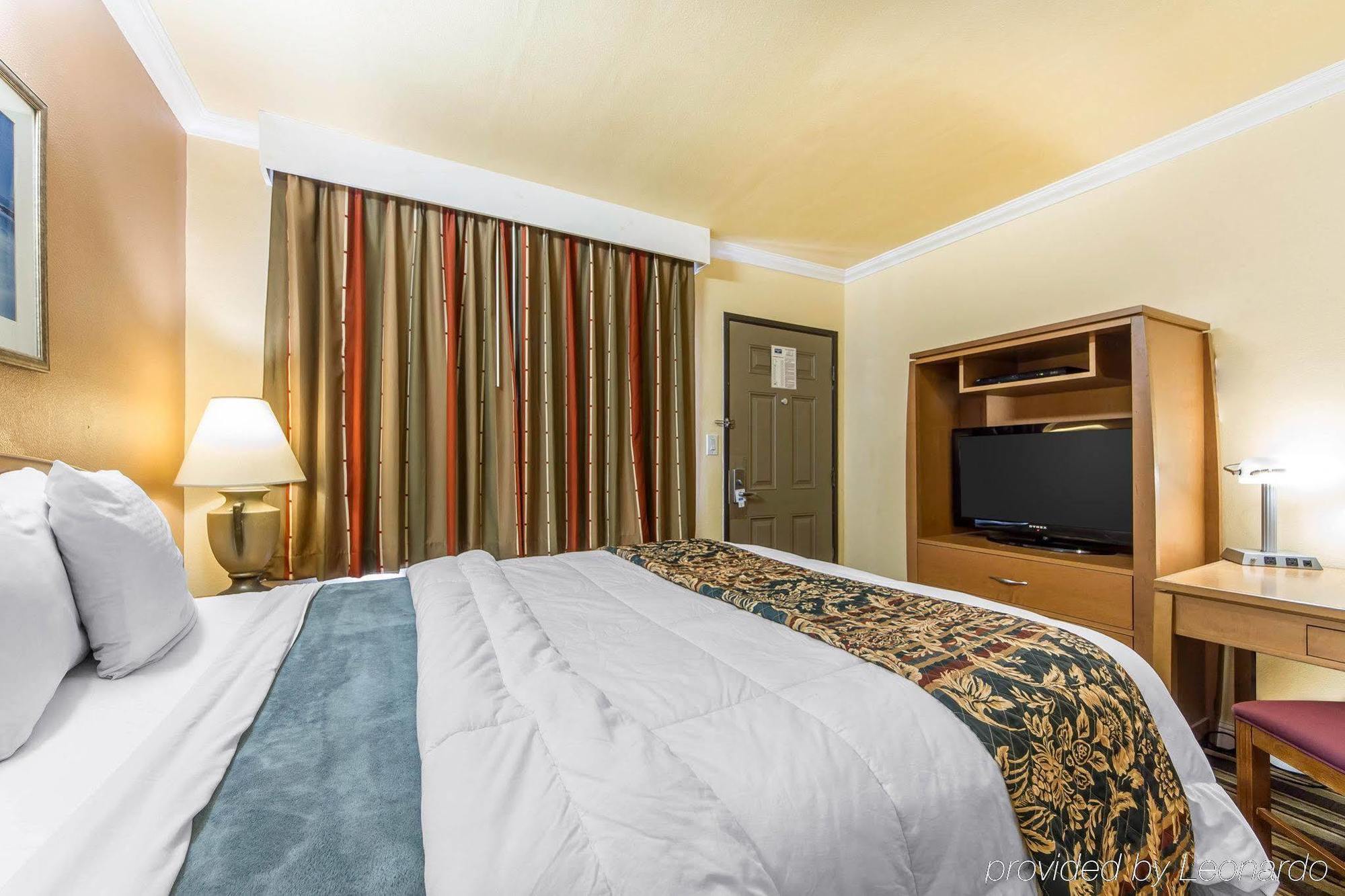 Rodeway Inn & Suites Near The Coliseum & Arena Oakland Zewnętrze zdjęcie