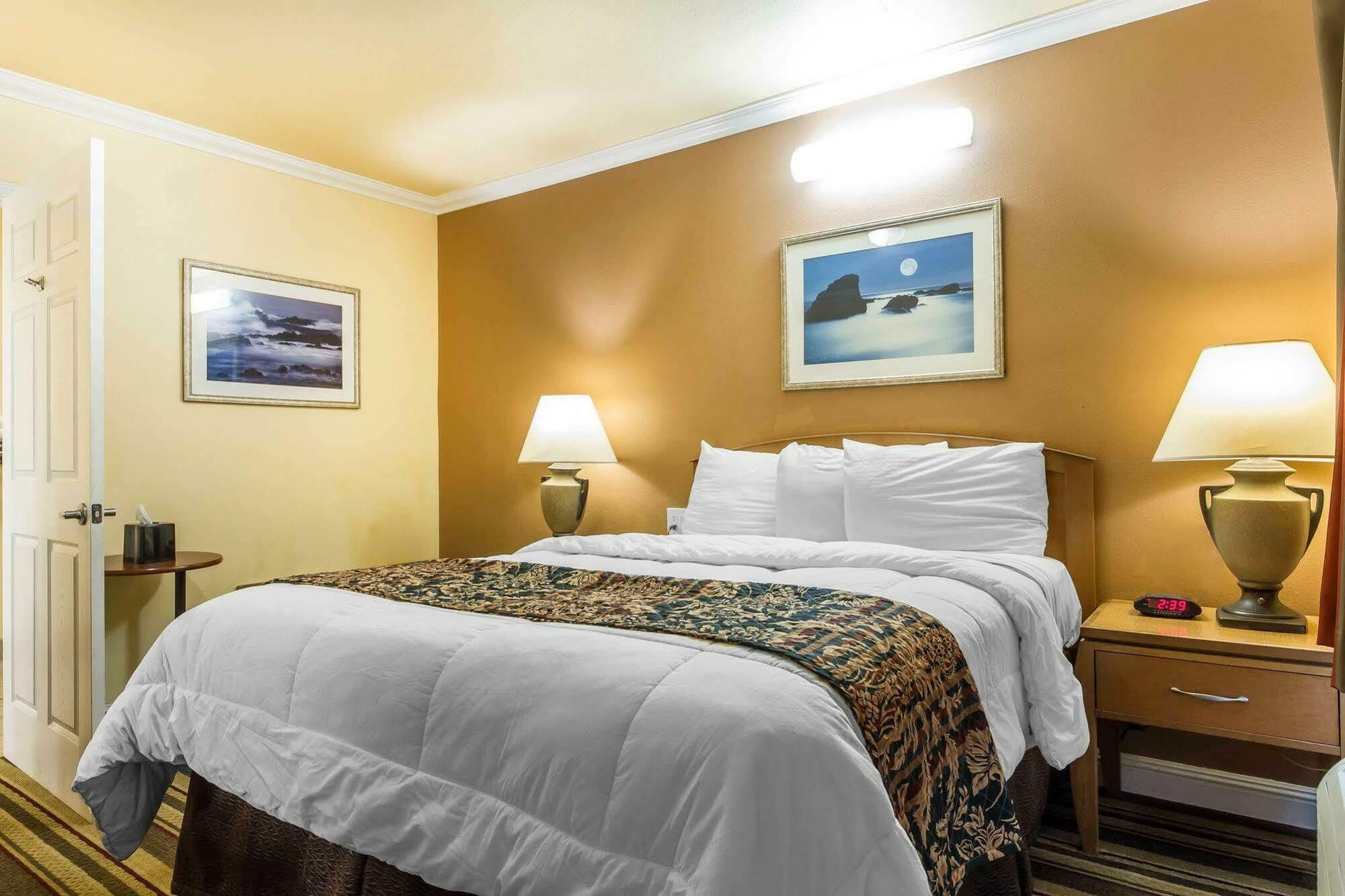 Rodeway Inn & Suites Near The Coliseum & Arena Oakland Zewnętrze zdjęcie