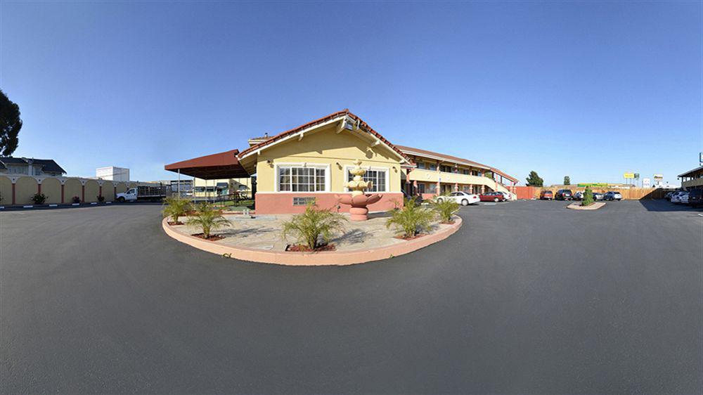 Rodeway Inn & Suites Near The Coliseum & Arena Oakland Zewnętrze zdjęcie